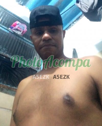 Adalton, garoto de programa em Copacabana (RJ)