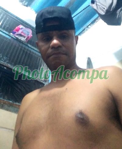 Adalton, garoto de programa em Copacabana (RJ)