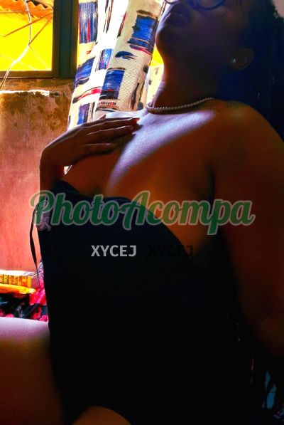 Mel Fadinha, mulher que faz videochamadas e sexting