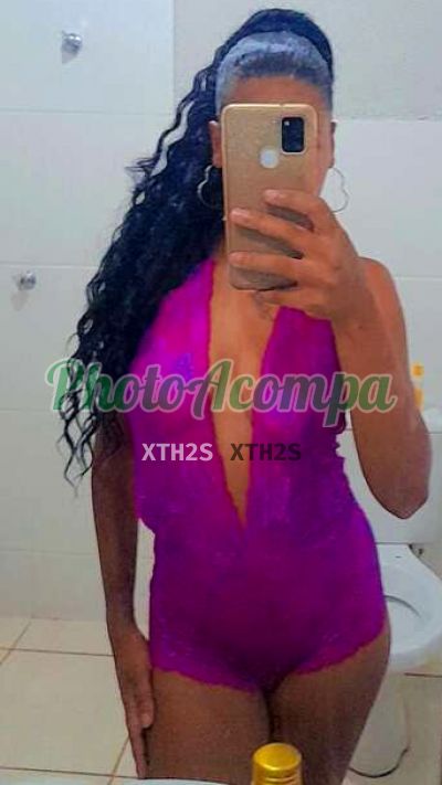 Burguesinha Hot, mulher que faz videochamadas e sexting