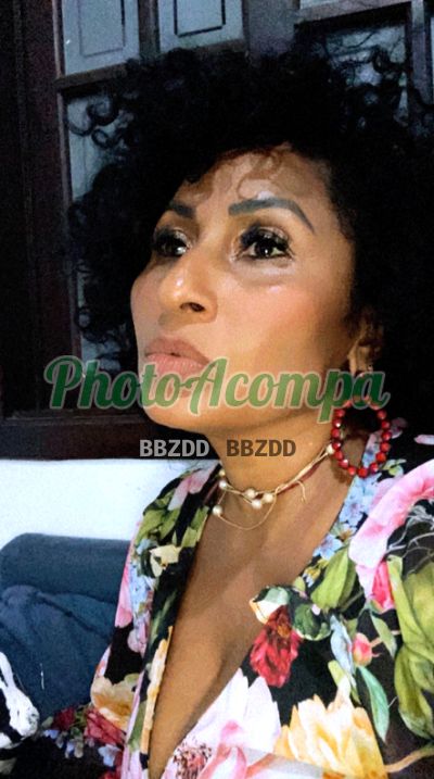 Ozzy Araujo, mulher que faz massagens eróticas em São Paulo