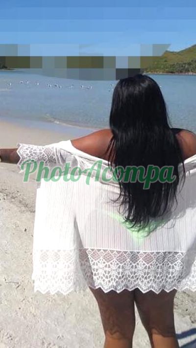 Esmeralda Souza, Acompanhante em Magé