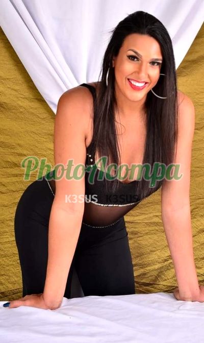 Jéssica Rabbit Massagem, travesti que faz massagens eróticas em Copacabana (RJ)
