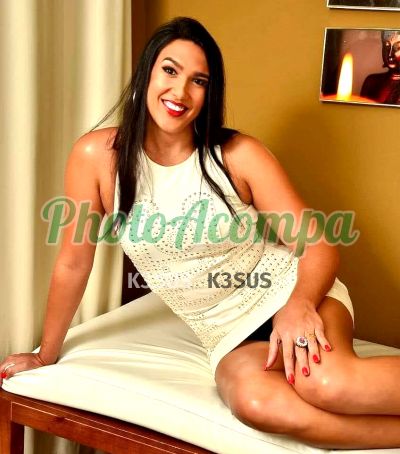 Jéssica Rabbit Massagem, travesti que faz massagens eróticas em Copacabana (RJ)