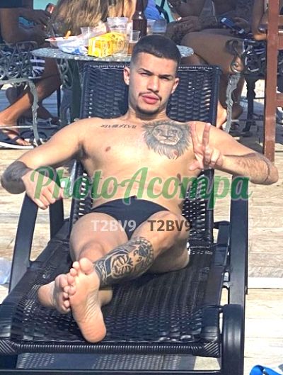 Henrique, garoto de programa em Copacabana (RJ)