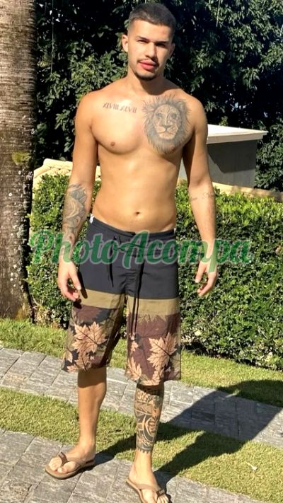 Henrique, garoto de programa em Copacabana (RJ)