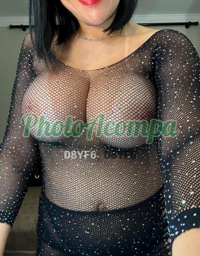 Quarentona Siliconada, mulher que faz videochamadas e sexting