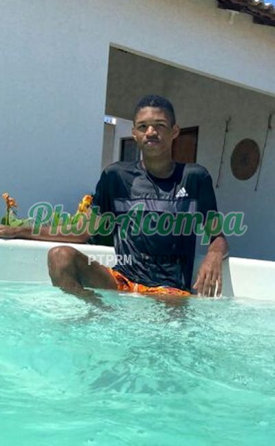 Henrique, garoto de programa em Timon