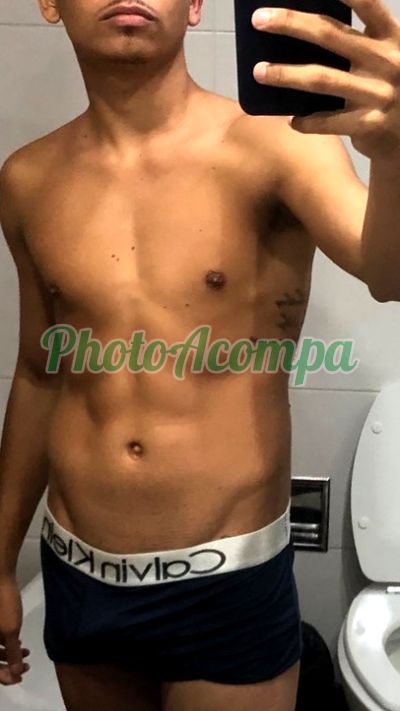 Júnior, garoto de programa em São Gonçalo