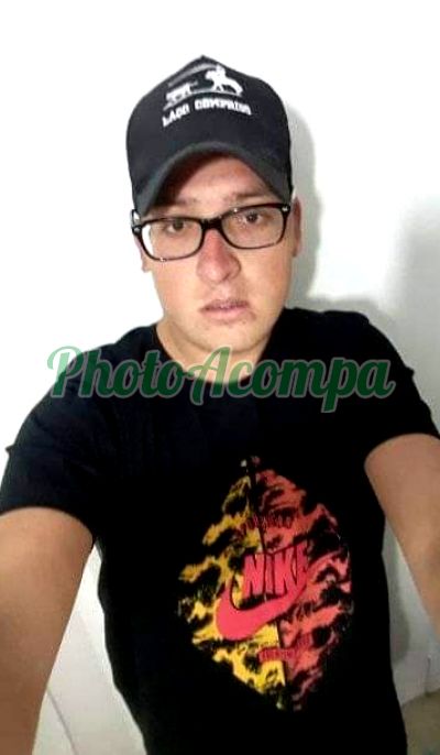 Julio Cesar, garoto de programa em Tibagi