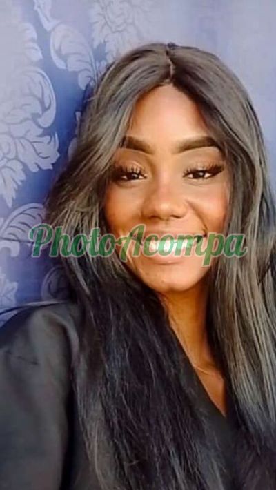 Laíza, mulher que faz massagens eróticas em Salvador