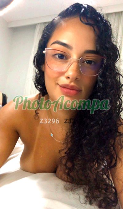 Belinha, mulher que faz videochamadas e sexting