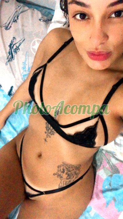 Belinha, mulher que faz videochamadas e sexting