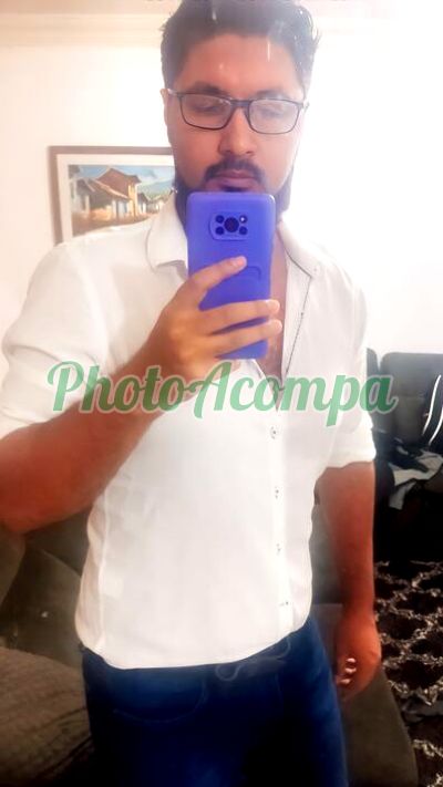 Júnior, homem que faz massagens eróticas em Curitiba