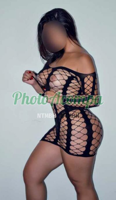 Mel Fênix, mulher que faz videochamadas e sexting