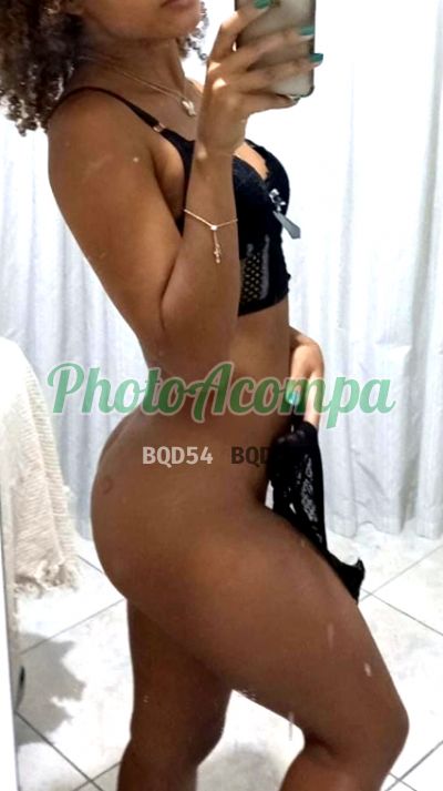 Mia Cris, escort em Moema (SP)