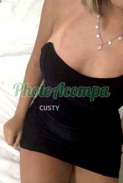 Cassia Lopes, mulher que faz videochamadas e sexting