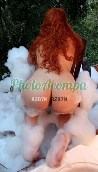 Larah, mulher que faz videochamadas e sexting