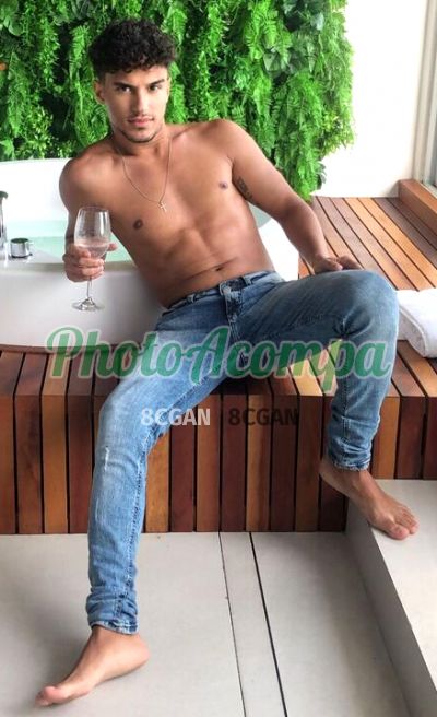 João, garoto de programa na Barra da Tijuca (RJ)