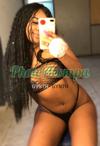 Lavínia, escort no Guarujá