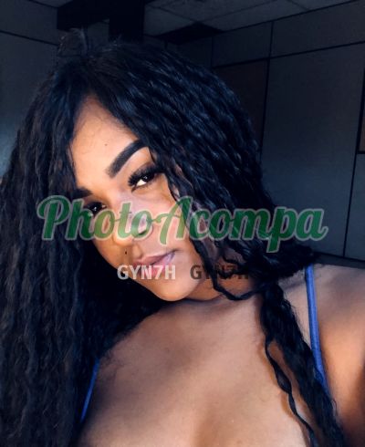 Lavínia, garota de programa no Guarujá