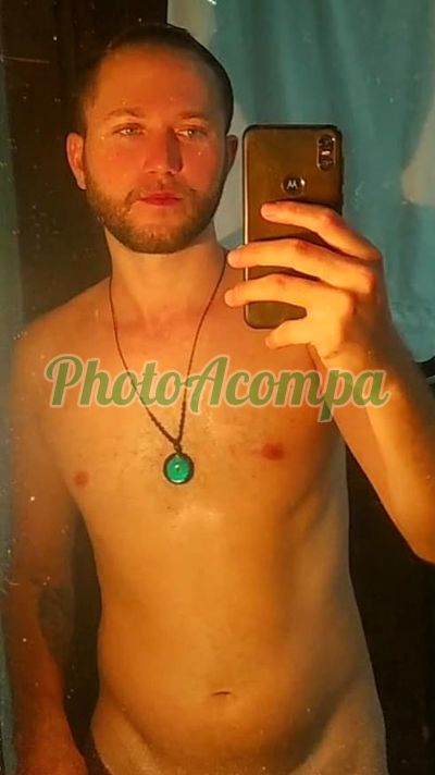 Chris, garoto de programa em Santos