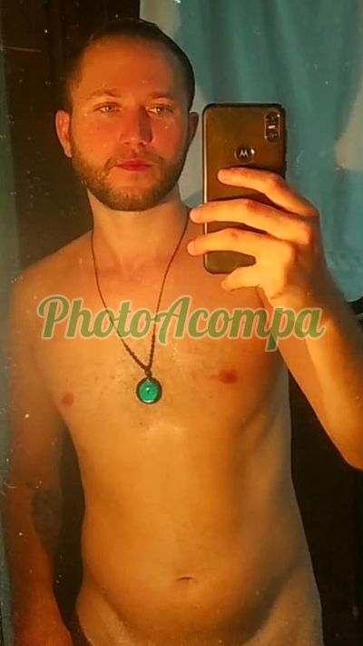 Chris, garoto de programa em Santos