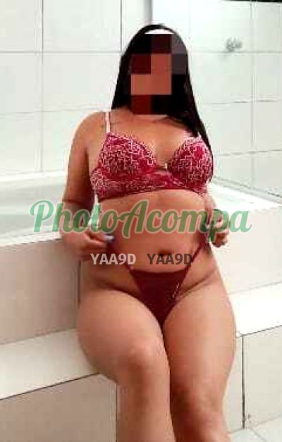 Morenah chupadeira, garota de programa em Curitiba