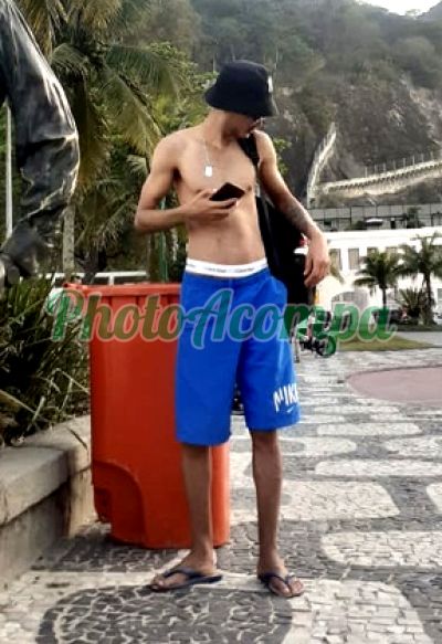 Rony, garoto de programa em Copacabana (RJ)