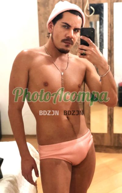Erik, garoto de programa na República (SP)
