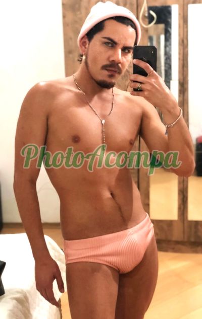 Erik, garoto de programa na República (SP)