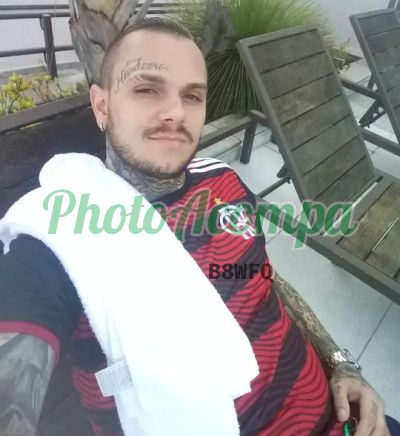 Rodrigo Max, homem que faz massagens eróticas na Consolação (SP)