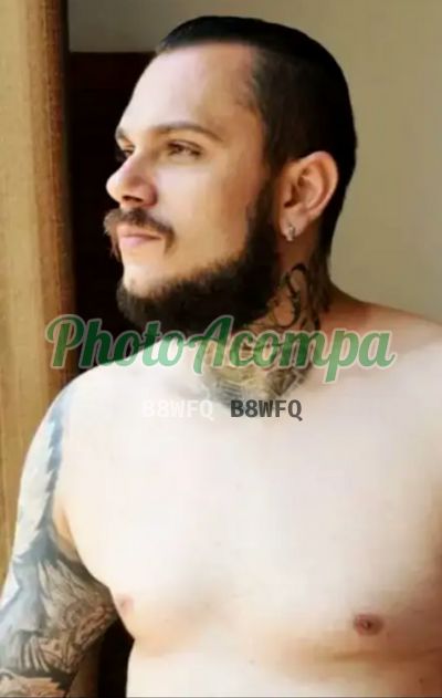 Rodrigo Max, homem que faz massagens eróticas na Consolação (SP)
