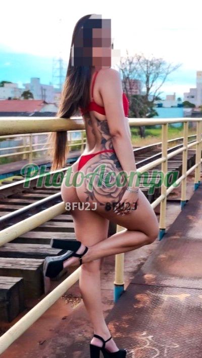 Ninfeta, garota de programa em Sudoeste / Octogonal