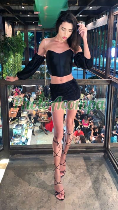 Elisa Costa, transex em Copacabana (RJ)