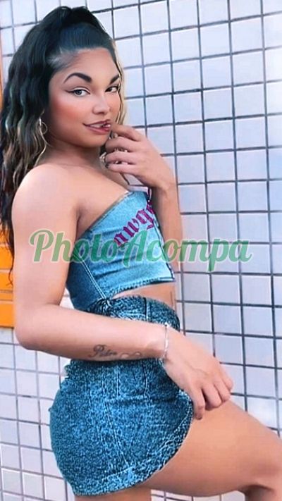 Lavínia, Travesti no Guarujá