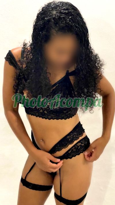 Júlia, escort em Salvador