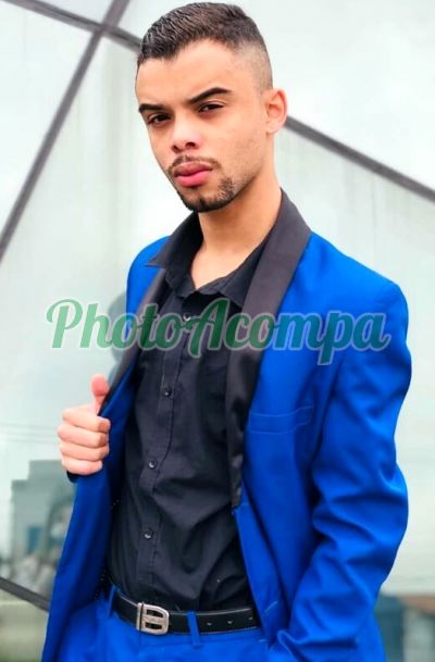 Ian Silva, garoto de programa na Liberdade (SP)