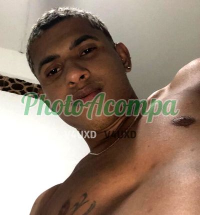 Mateus, garoto de programa em Copacabana (RJ)