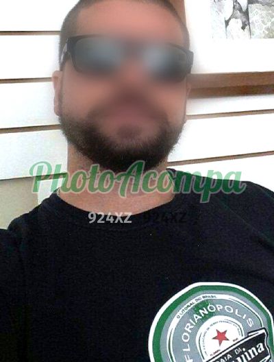 Victor Montanna, homem que faz massagens eróticas em Macaé