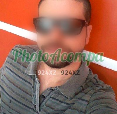 Victor Montanna, homem que faz massagens eróticas em Macaé
