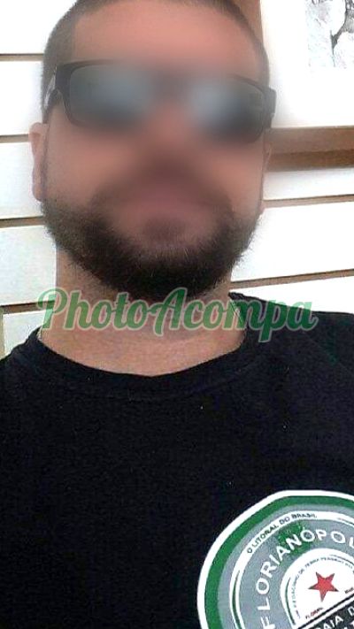 Victor Montanna, Homem que faz massagens eróticas em Macaé