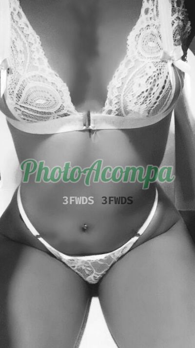 Karen Ferrari, mulher que faz massagens eróticas em Ipojuca