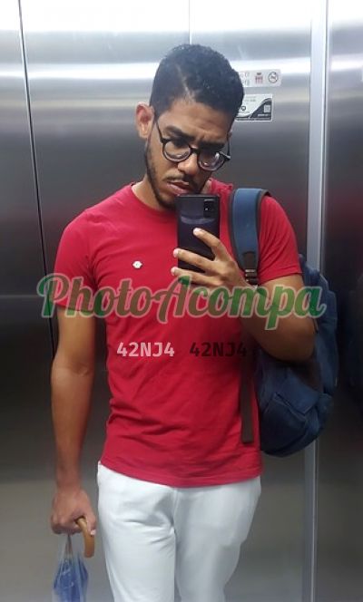 João Vitor Carmo, homem que faz massagens eróticas em Salvador