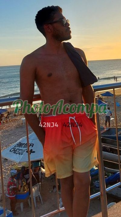 João Vitor Carmo, homem que faz massagens eróticas em Salvador