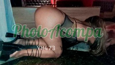 Agatha, mulher que faz massagens eróticas em Niterói