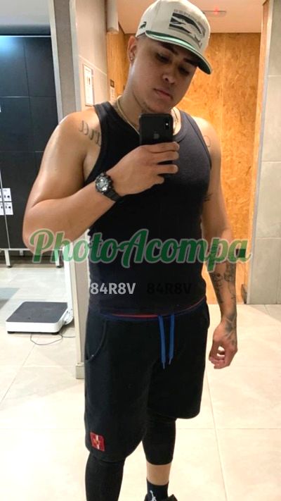 Santiago, garoto de programa em São Paulo