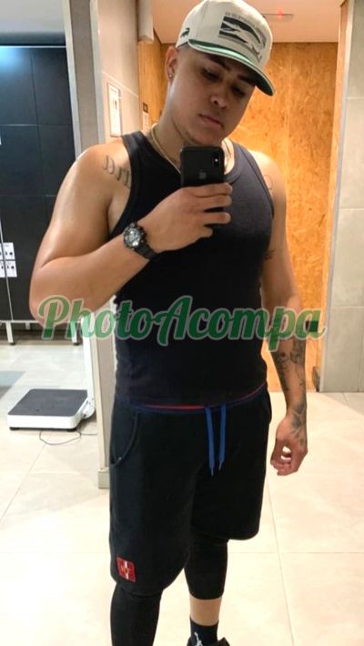 Santiago, garoto de programa em São Paulo