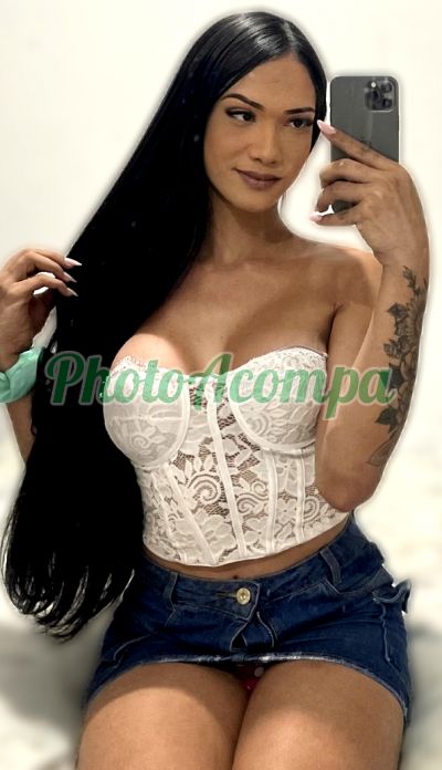 Tainá Duarte, travesti no Recreio dos Bandeirantes (RJ)