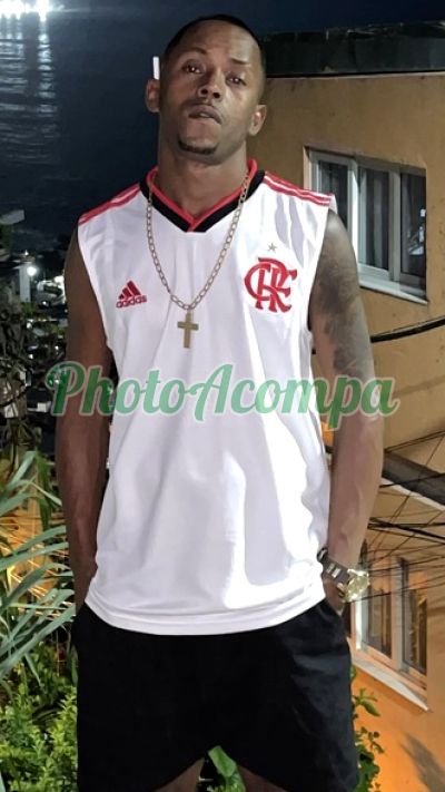 Jhon, garoto de programa no Leblon (RJ)